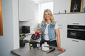ThermoStar Professional Plus S4 Trockendampfreiniger mit Zubehör in der Küche